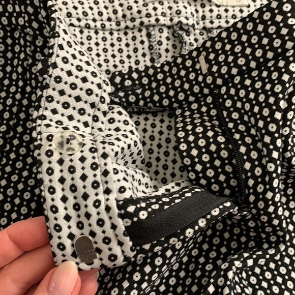 Mosaic & Co. Black and White Print Skinny Pants - Picture 9 of 12